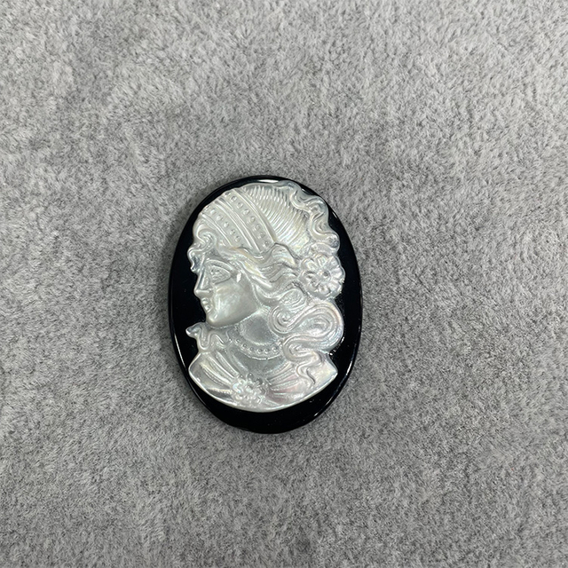 Imagen de dama de camafeo de concha de nácar blanco para joyería de broche colgante