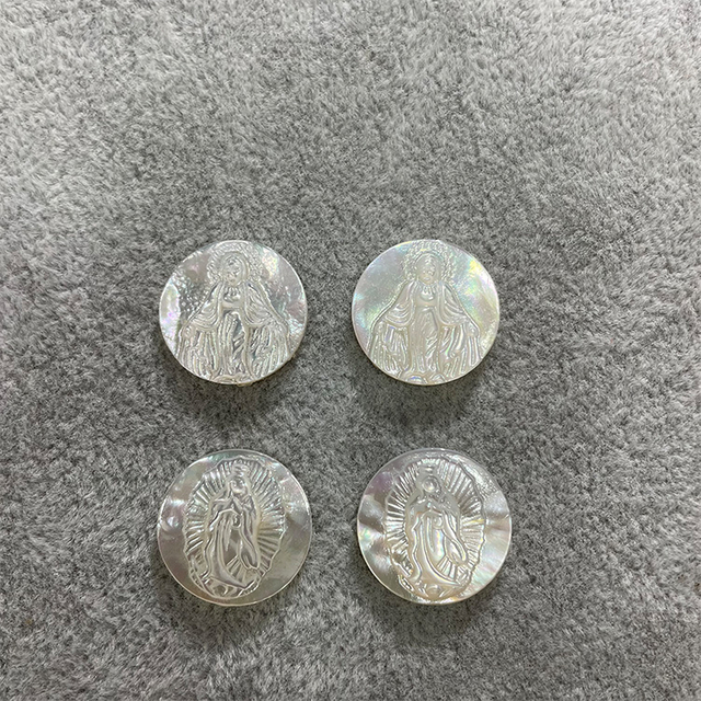 Imagen en relieve de concha de nácar blanca, forma redonda, Cruz de la Virgen Guadalupe para fabricación de joyas, tamaño 20mm