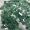 Forma de trébol de piedra amazon natural forma de la cara de corte de piedra verde liso para pulseras para preparar aretes de diseño de joyas incrustadas
