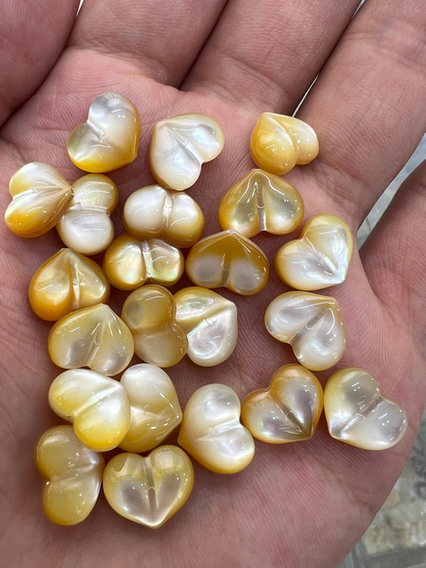 Natural Madre de perla forma de corazón cabujón corte bombe cara colgante diseño hacer collar de concha blanca joyería de diseño