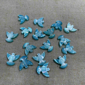 Madre de perla Natural de perlas Forma Dove El corte de diseño de pájaros para joyas que fabrican collar la cubierta azul.