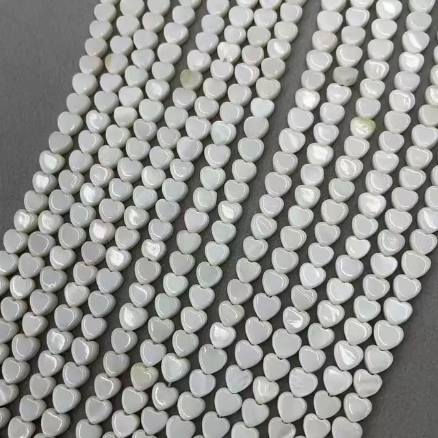 Collar de corte en forma de corazón de nácar natural, diseño de corazón pequeño para pulsera de diseño de cadena, piezas pequeñas de joyería de concha blanca