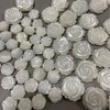 Pendientes de flor de rosa de madreperla Natural, flor blanca para colgante, cabujón, piezas de diseño de joyería, collar, tallado DIY 