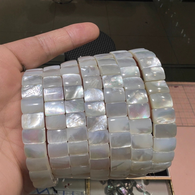 Pulsera de nácar natural, concha colorida, forma cuadrada, diseño de corte de color amarillo, fabricación de joyas, concha blanca de tamaño pequeño 