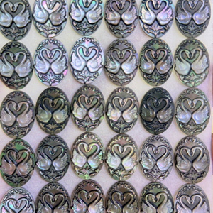 Cabujón de nácar Natural, diseño de concha negra en relieve, colgante de iconos, diseño de animal, incrustaciones de joyería con imagen