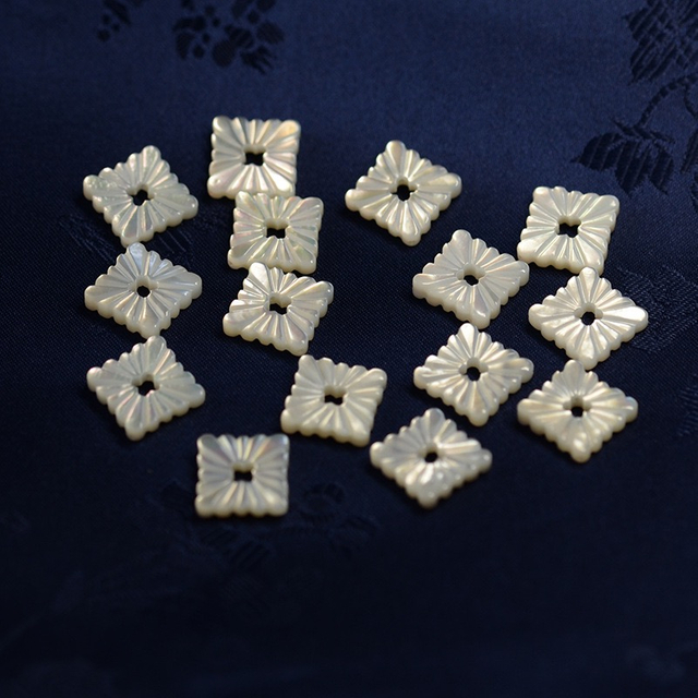 Los anillos tallados en cabujón cuadrado de nácar natural diseñan el corte de la cara cabujón blanco liso para la fabricación de diseños de incrustaciones de joyería 
