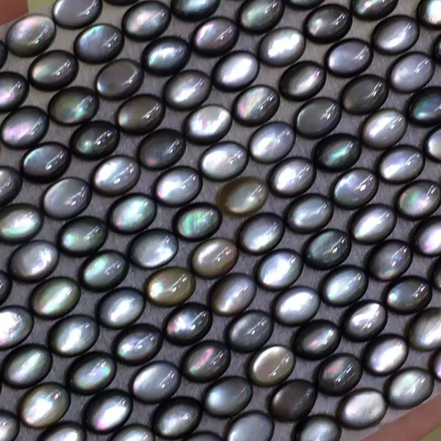 Madre de perla Tallado de perlas forma ovalada de cáscara negra 