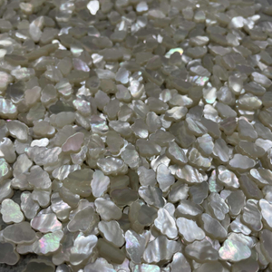 Diseño de nubes de madre de perlas Natural Corte de caparazón blanco Cosas bonitas para joyas utilizando un diseño de brazalete de cadena de tamaño pequeño