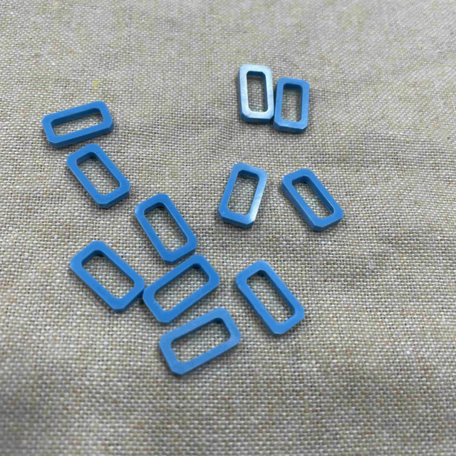 Material turquesa Diseño de talla de tallo de color azul Joyas de color para incrustaciones 