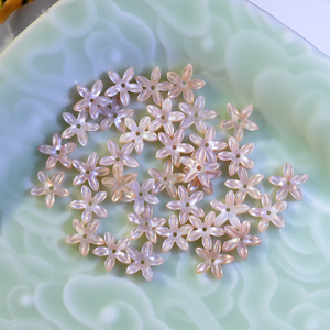 Forma de flor tallada de nácar Natural para diseño de pendientes, diseño de collar de joyería de cabujón pequeño, piezas de frijoles pequeños