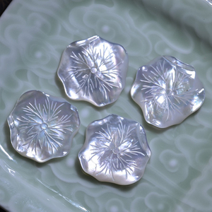 Cabujón de concha blanca tallada en forma de hoja de loto de nácar Natural, tamaño grande para hacer colgantes, diseño de joyería, flor DIY