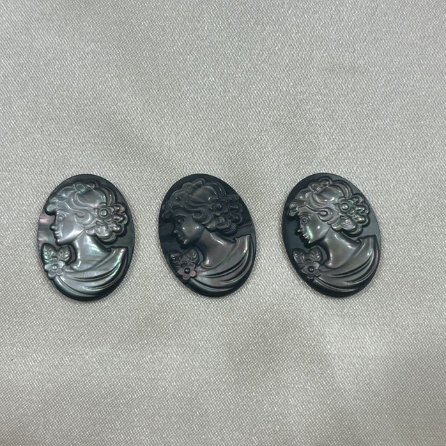 Colgante de joyería con diseño de camafeo de nácar Natural, pendiente con forma de cara de mujer con relieve de concha negra tallada en forma ovalada