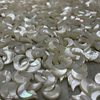 Diseño natural de la madre de la luna perla cadena de corte que hace frijoles pequeños para joyas que hacen forma de estrella con caparazón blanco 