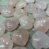 Diseño de forma de corazón de cristal de rosa para gran colgante Pink Stone Cabochon para exhibición de cosas rosa diseño de corazón haciendo rosa rosa