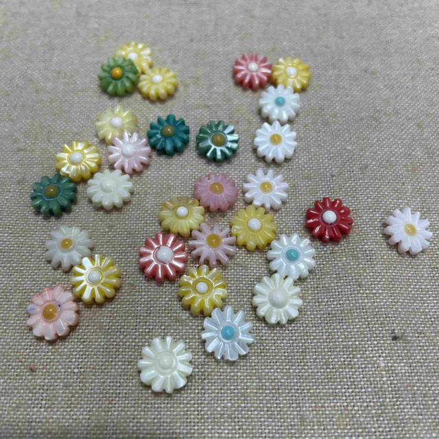 Pulsera de corte de flores de colores, nácar Natural, diseño de cadena de joyería, forma de flor pequeña, color amarillo