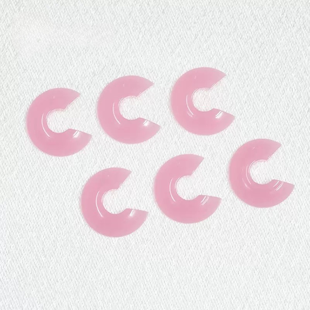 Joyas de corte de cabujón de piedra rosa que fabrican collar colgante Piezas de color rosa Diseño de incrustaciones con cristal de tamaño pequeño rosa