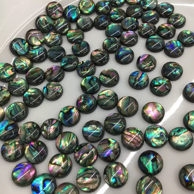 Diseño de la joya de cabro de cáscara de abulón natural 