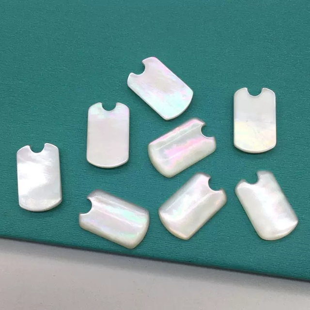 Mother de perla Tallado de perlas Cabochon White Shelly Jewelry Diseño de incrustaciones de colgante de tamaño pequeño que hace cara de bomba 