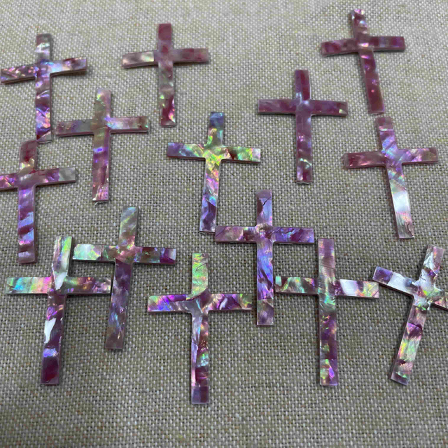 Madre de perla Pearl Pink Cross Cutting Diseño de colgante cruzado para joyas Estilo de incrustación de carcasa rosa Tallado de cara lisa