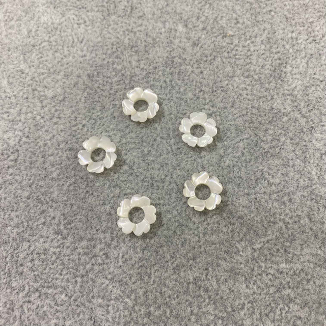 Pendientes de flores talladas de nácar, piezas de joyería, fabricación de collares, conchas, flores de nácar para pendientes y colgantes 