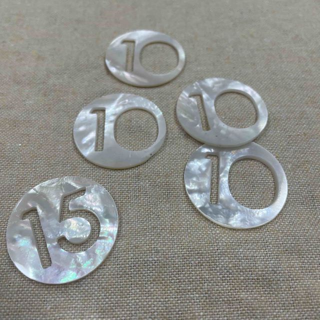 Imagen de tallado de Madre de Perla Natural Diseño Hollow Out Iconos de cara de gato plano para joyas que hacen forma redonda 