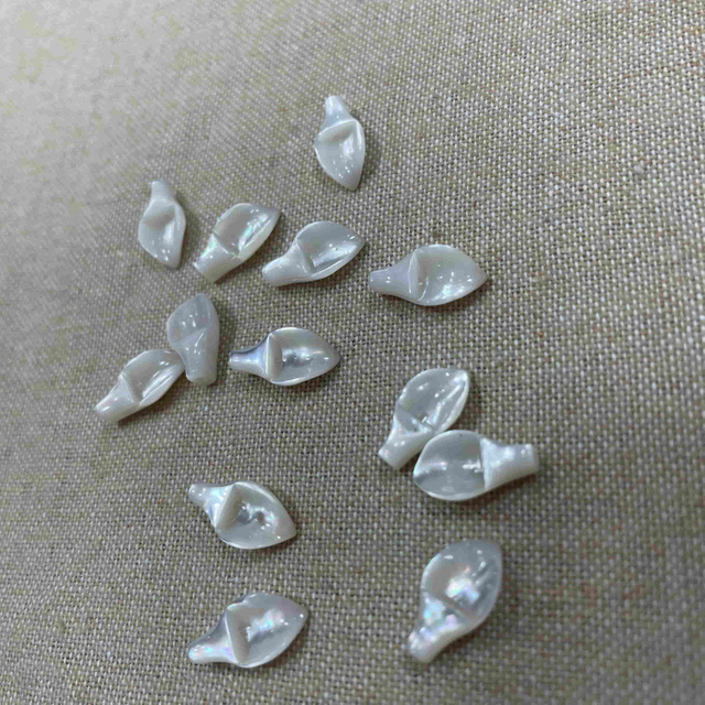 Diseño de flores Magnolia Mother of Pearl Mother of Pearl para joyas que hacen tallado de cubos para la cadena 