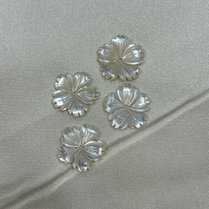Anillos tallados en forma de flor de nácar Natural, fabricación de cabujones, pendientes de joyería de flores de concha blanca para pulsera de diseño DIY