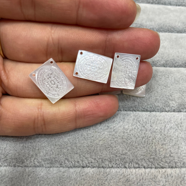 Imagen de tallado de madre de perlas 