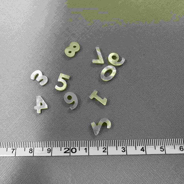 Piezas pequeñas con forma de número de corte de diseño hueco de madre de perla Natural para hacer collares, incrustaciones de joyería, piezas de carcasa DIY