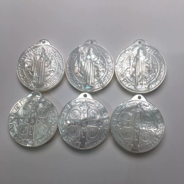 Madre natural de Pearl Cross Saint Benito Corte de Jesús Icons Colgante Hacer joyas Cameo de diseño 