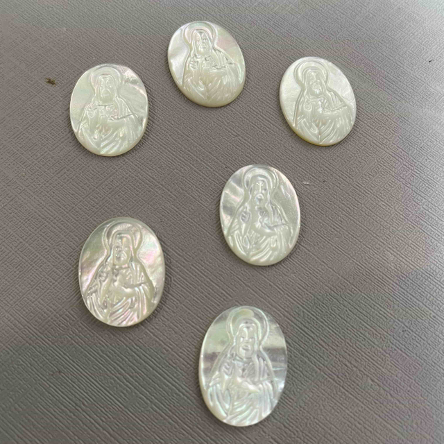 Imagen de Jesús de nácar Natural, corte de forma ovalada, concha blanca, iconos de forma ovalada, tallado de carmo, diseño de colgante, fabricación de collar 