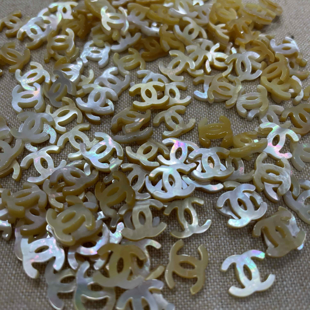 Mother de perla perla concha amarilla joyas que hacen piezas de cuentas pequeñas para la cadena para diseño de collar Diseño de láser de bricolaje