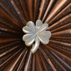Corte en forma de flor de nácar Natural para mujer, fabricación de joyas, diseño en forma de trébol, cosas bonitas de la suerte, fabricación de pulseras DIY