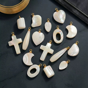 Cuentas pequeñas de nácar Natural, diseño de cruz, forma de hoja de corte para fabricación de colgantes, piezas de joyería para mujer, cosas bonitas, Luna 