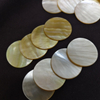 Diseño de disco de corte de forma redonda de nácar Natural para colgante, concha amarilla, fabricación de colgantes, piezas de diseño de tamaño más grande