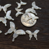 Colgante con forma de mariposa de nácar natural, piezas de joyería talladas en cabujón, bricolaje para diseño de collar, fabricación de mariposa blanca