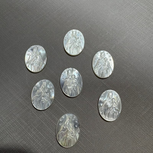 Joyería de mujer con forma ovalada de nácar Natural, fabricación de colgantes, diseño de incrustaciones de concha blanca, relieve de frijoles pequeños