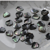 Corte de hoja negra de madreperla Natural para pendientes, joyería para mujer, diseño de piezas pequeñas, cabujón, flor tallada a mano