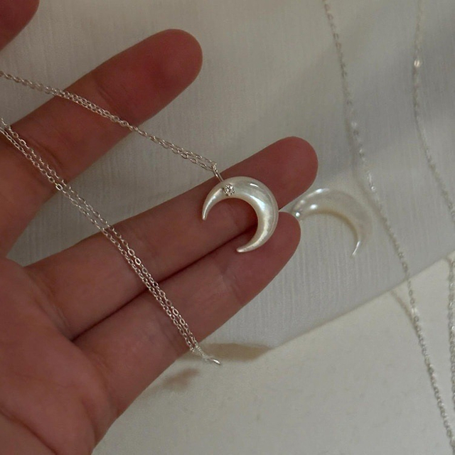 Diseño de forma de luna de nácar Natural para mujer, diseño de collar, cuentas de concha blanca por piezas de joyería con diseño de cadena 