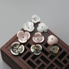 Tallado en forma de flor de nácar Natural para pendientes, fabricación de frijoles pequeños coloridos hechos a mano para cadena DIY, uso de joyería de mujer