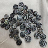Forma de flor de nácar Natural, corte de concha negra, frijoles pequeños de doble cara para mujer, joyería, piezas DIY, uso de collar 