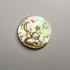 Cabujón de nácar Natural para mujer, imagen de animal de forma redonda cortada, diseño de colgante, incrustaciones, diseño en relieve