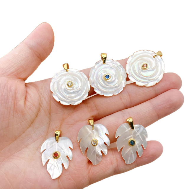 Colgante tallado de flor de nácar Natural para mujer, diseño de joyería, collar, concha blanca con diseño de moda de piedra