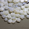 Flor de rosa de nácar Natural para mujer, corte de doble cara para hacer pulseras, cosas pequeñas, frijoles bonitos, joyería para mujer, uso artesanal 