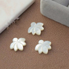 Diseño en relieve de nácar Natural, forma de flor de corte para hacer pulseras, joyería DIY para niñas, piezas pequeñas, cosas bonitas 