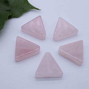 Diseño de collar de nácar Natural, fabricación de forma de triángulo de color rosa, piezas lisas de corte, diseño de fabricación de pulseras de frijoles para mujer