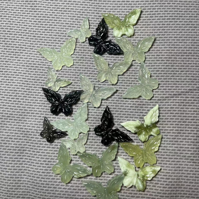 Natural nácar forma de mariposa corte ágata piedra joyería colgante diseño collar fabricación jade forma animal tallado 