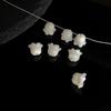 Diseño de bomba de corte con forma de flor de nácar natural para hacer pulseras, joyería para niñas, piezas pequeñas para hacer cadenas, piezas de moda