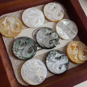 Colgante redondo con imagen de nácar Natural para mujer, diseño de animal de gran tamaño, fabricación de joyas, iconos con incrustaciones de concha blanca 
