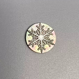 Corte de diseño de cabujón redondo de nácar Natural para hacer incrustaciones de joyería, diseño de nieve redondo en relieve, concha negra 